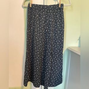 Brandy Melville/ Jhon Galt. Maxi skirt. Floral. OS. Black with pink flowers.